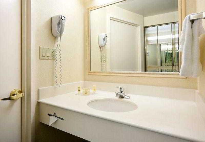 Fairfield Inn & Suites Butler Εξωτερικό φωτογραφία
