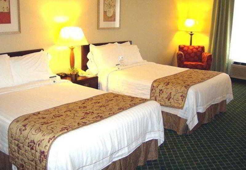 Fairfield Inn & Suites Butler Εξωτερικό φωτογραφία