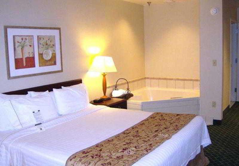 Fairfield Inn & Suites Butler Εξωτερικό φωτογραφία