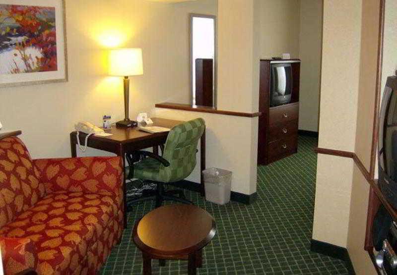 Fairfield Inn & Suites Butler Δωμάτιο φωτογραφία